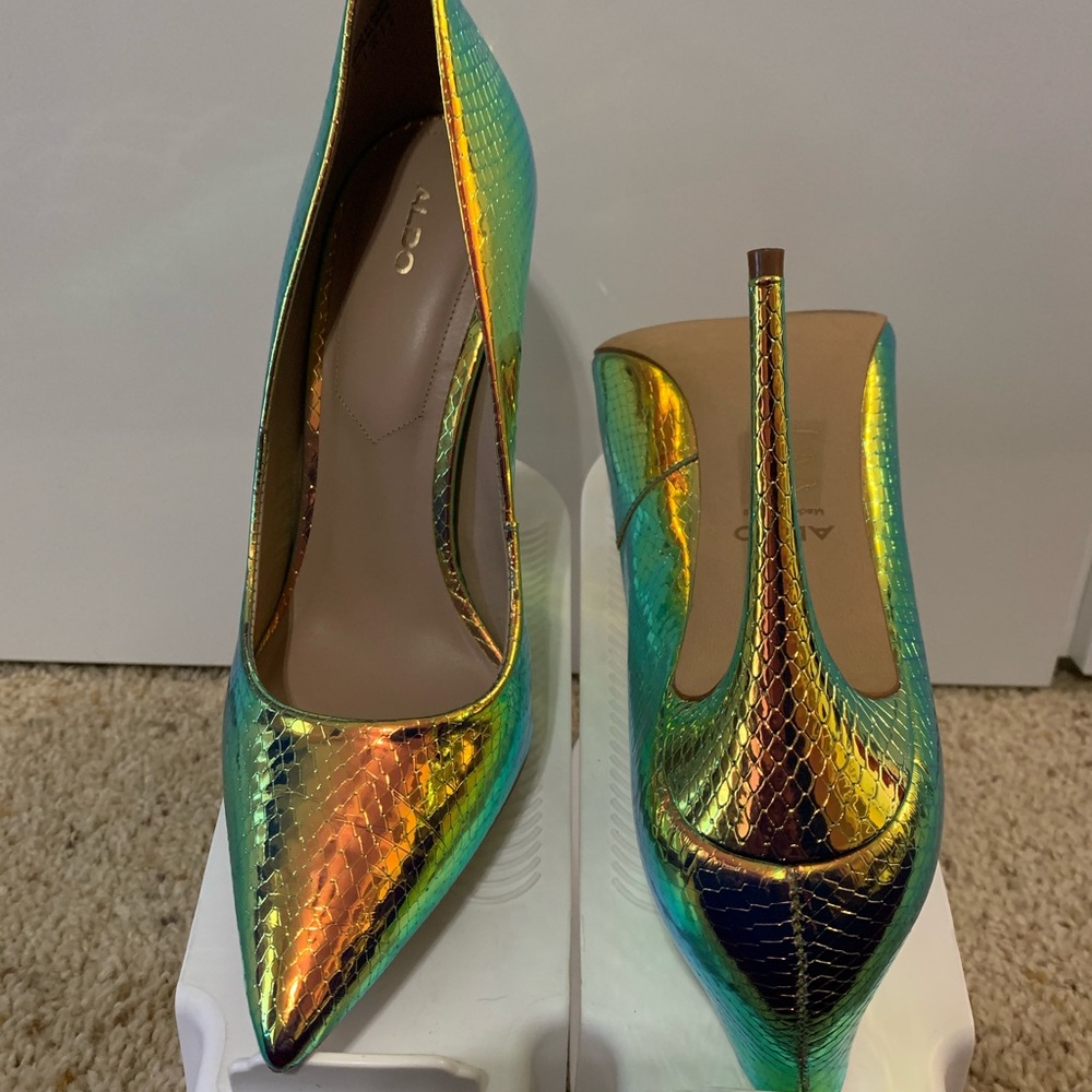 Aldo pumps. Bright neon. Iridescent color.